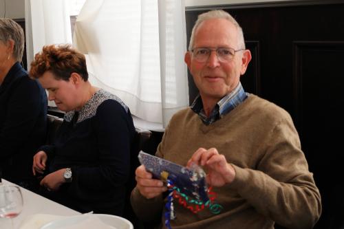 Johan Merkx kreeg van Esmeralda een cadeautje omdat hij al tien jaar met haar op de tandem rijd