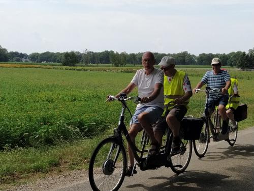 Gerard met Eric en rechts Tini met Anneke