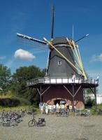 De Assemburg molen in volle glorie.