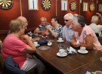 alvast bijkletsen voor aanvang van de tocht