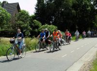 Mooi weer, mooie omgeving. Het is genieten tijdens de tocht voor de deelnemers aan de vakantieweek