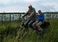 Mark met Lenie op de tandem