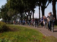 Wat een groot peloton trok er deze dag door het West-Brabantse landschap